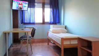 Хостелы Hostel Siennicka Варшава Двухместный номер с 2 отдельными кроватями и общей ванной комнатой-3